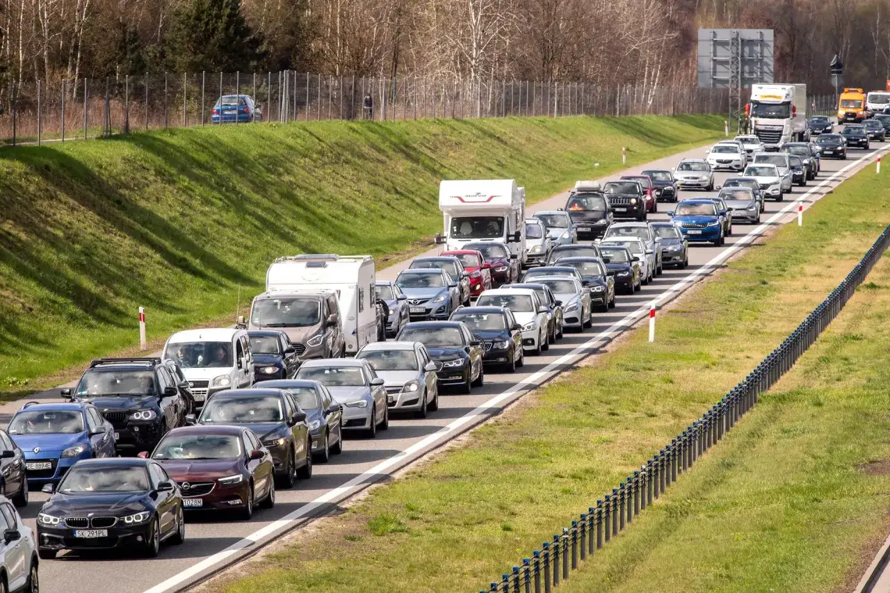 Zdjęcie Jakie warunki na autostradzie A1? Uniknij opłat w korkach latem