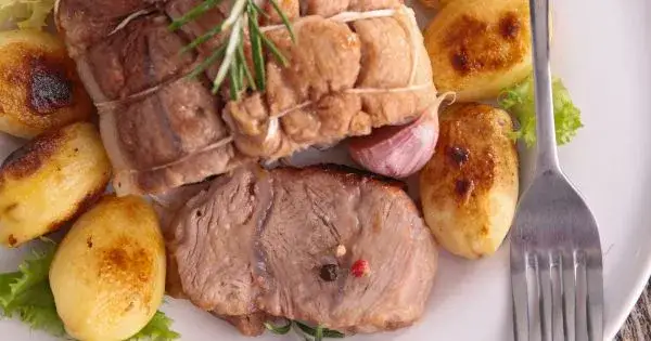 Zdjęcie Ile czasu piec szynkę wieprzową w piekarniku, aby nie była sucha?