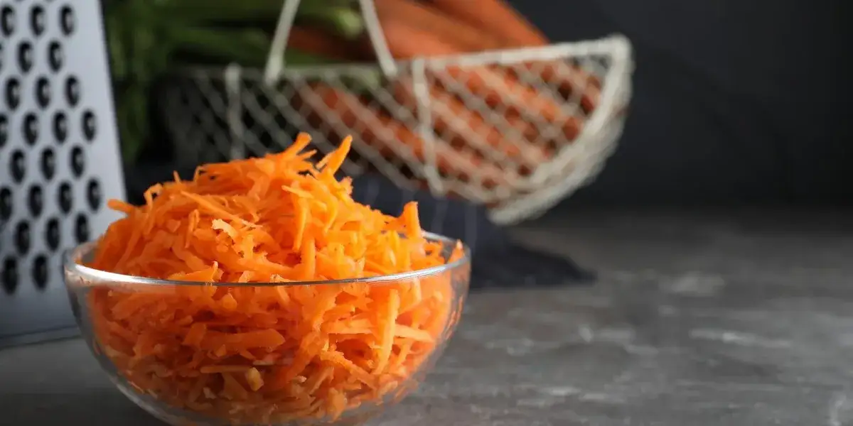 Zdjęcie Co dodać do surówki z marchewki, aby zaskoczyć smakiem?