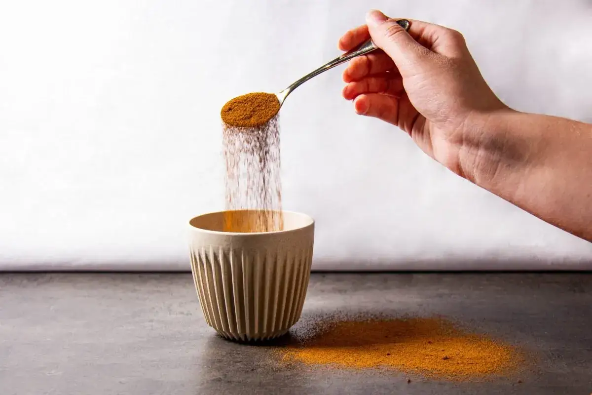 Zdjęcie Ile waży łyżeczka kawy rozpuszczalnej? Zaskakujące różnice!