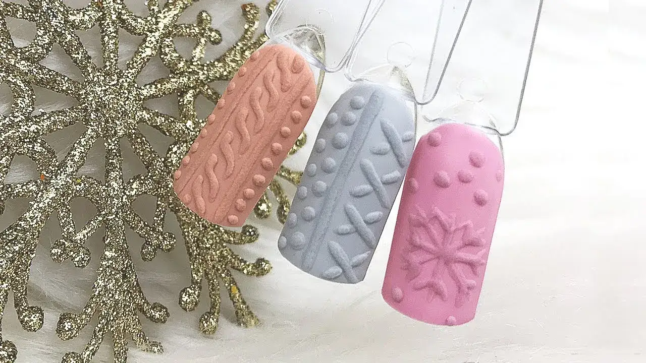 Zdjęcie Odkryj zimowe wzory paznokci - Sweterkowe paznokcie dla stylowych pazurków