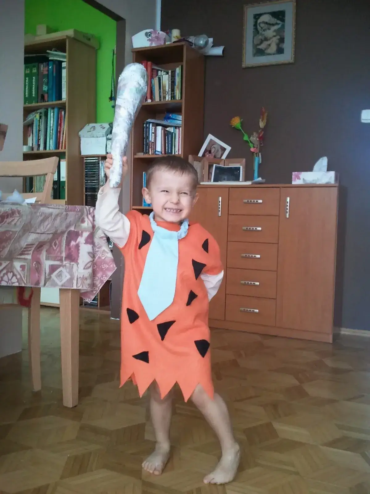 Zdjęcie Jak zrobić strój Flinstonów w prosty sposób i zaoszczędzić czas