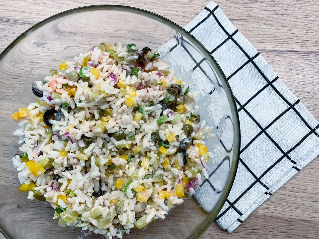 Zdjęcie Jaki ryż do sałatek wybrać, aby sałatki były smaczniejsze i zdrowsze?