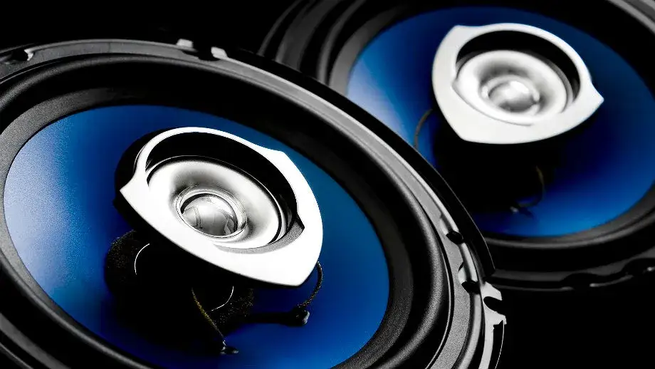 Zdjęcie Jakie głośniki do samochodu bez wzmacniacza wybrać? - Najlepsze opcje