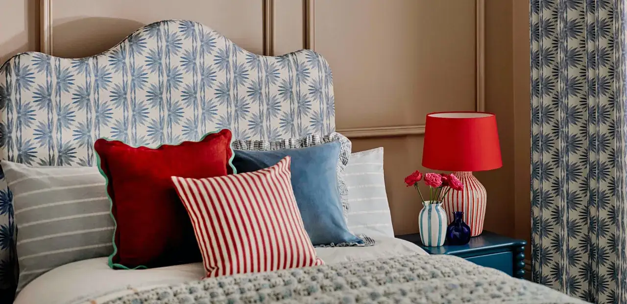 Zdjęcie Jak ułożyć poduszki w sypialni, aby stworzyć przytulny klimat