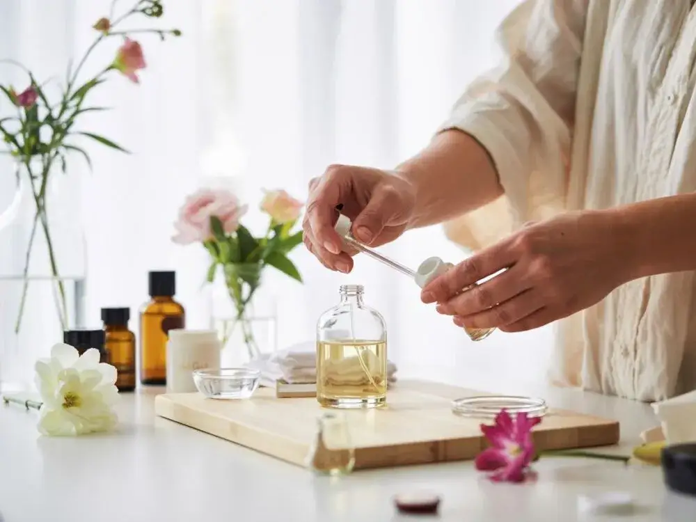 Zdjęcie Jak się robi perfumy w domu – krok po kroku do wyjątkowego zapachu