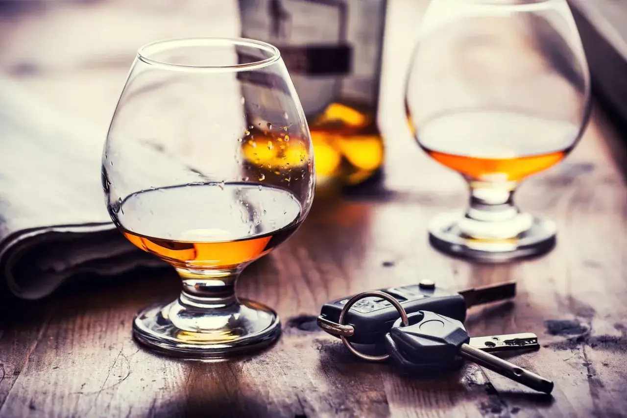 Zdjęcie Jak sprawdzić poziom alkoholu bez alkomatu i uniknąć niebezpieczeństw