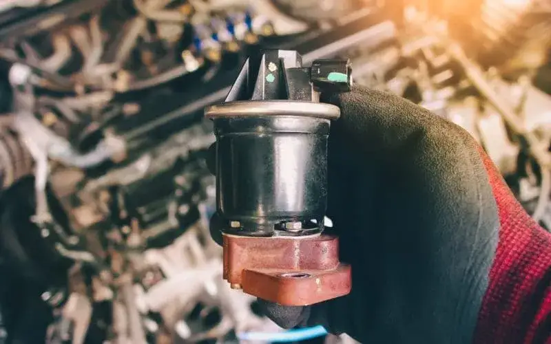 Zdjęcie Zawór EGR objawy uszkodzenia – jak rozpoznać poważne problemy?