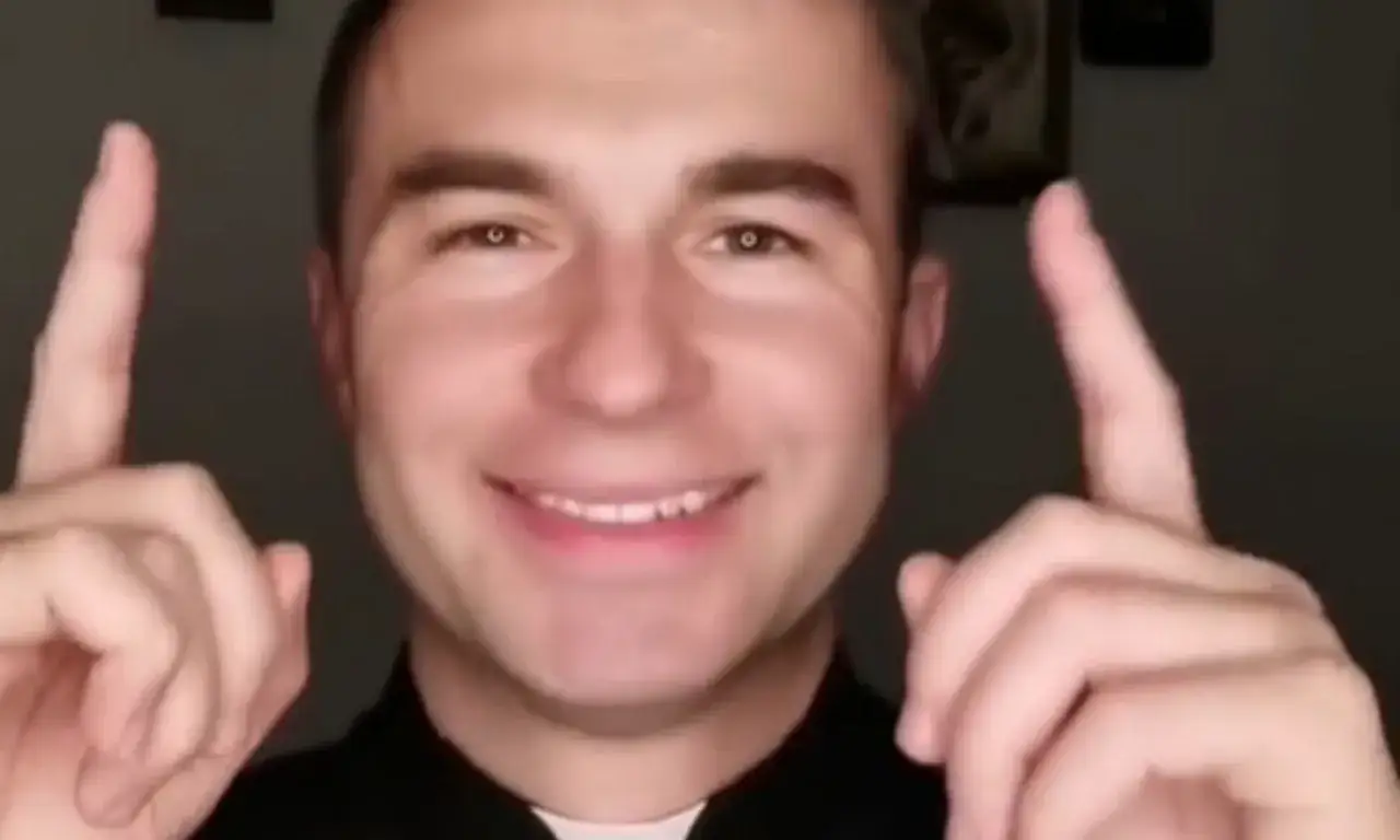 Zdjęcie Czy przeklinanie to grzech? Odkryj kontrowersje w religiach