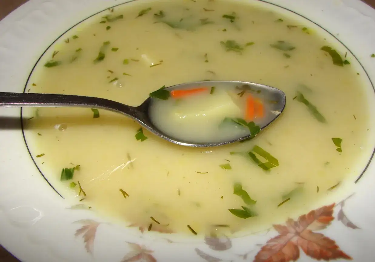 Zdjęcie Zupa na śmietanie ile może stać w lodówce, aby uniknąć zepsucia