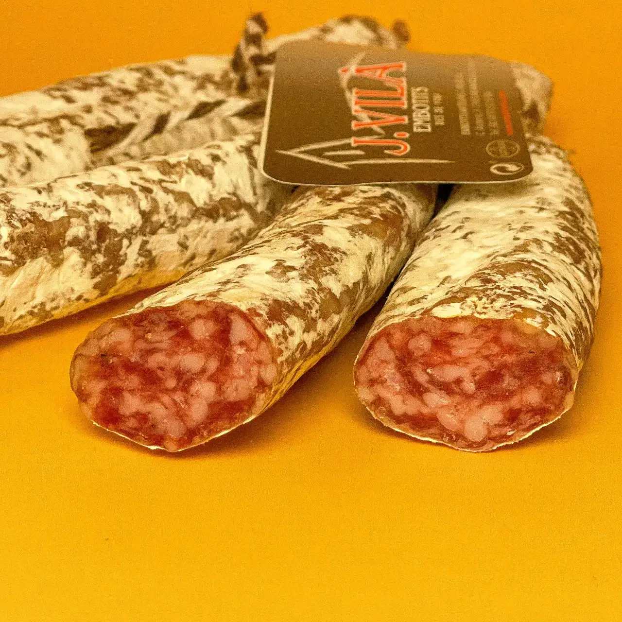 Zdjęcie Kiełbasa salami: odkryj wyjątkowy smak i tajniki jej produkcji