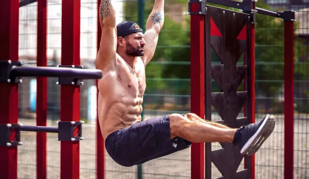 Zdjęcie Fitness z workiem treningowym - ćwiczenia z ciężarem własnym ciała