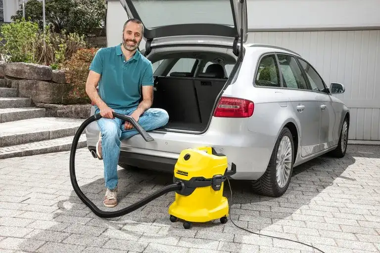 Zdjęcie Jak działa odkurzacz na Orlenie? Odkryj skuteczne czyszczenie auta