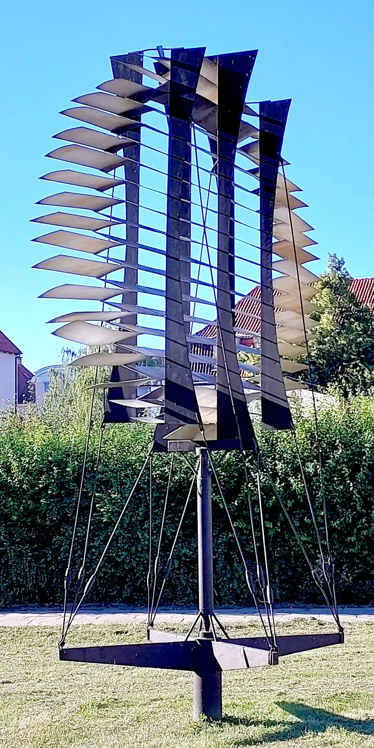 Zdjęcie Rzeźba przestrzenna: Odkryj wpływ Katarzyny Kobro na sztukę nowoczesną