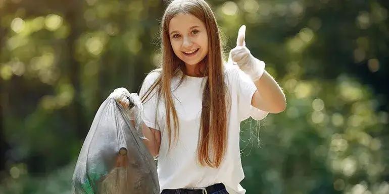 Zdjęcie Ile czasu rozkładają się śmieci? Zaskakujące fakty o odpadach