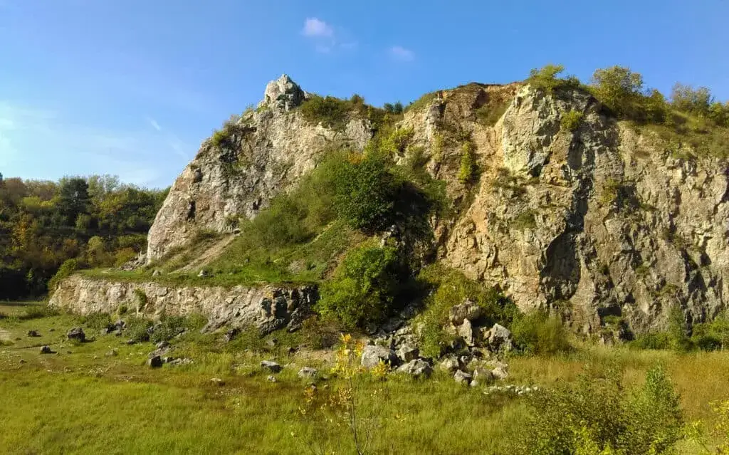 Zdjęcie Rezerwat przyrody Kadzielnia: piękno geologii i unikalna fauna