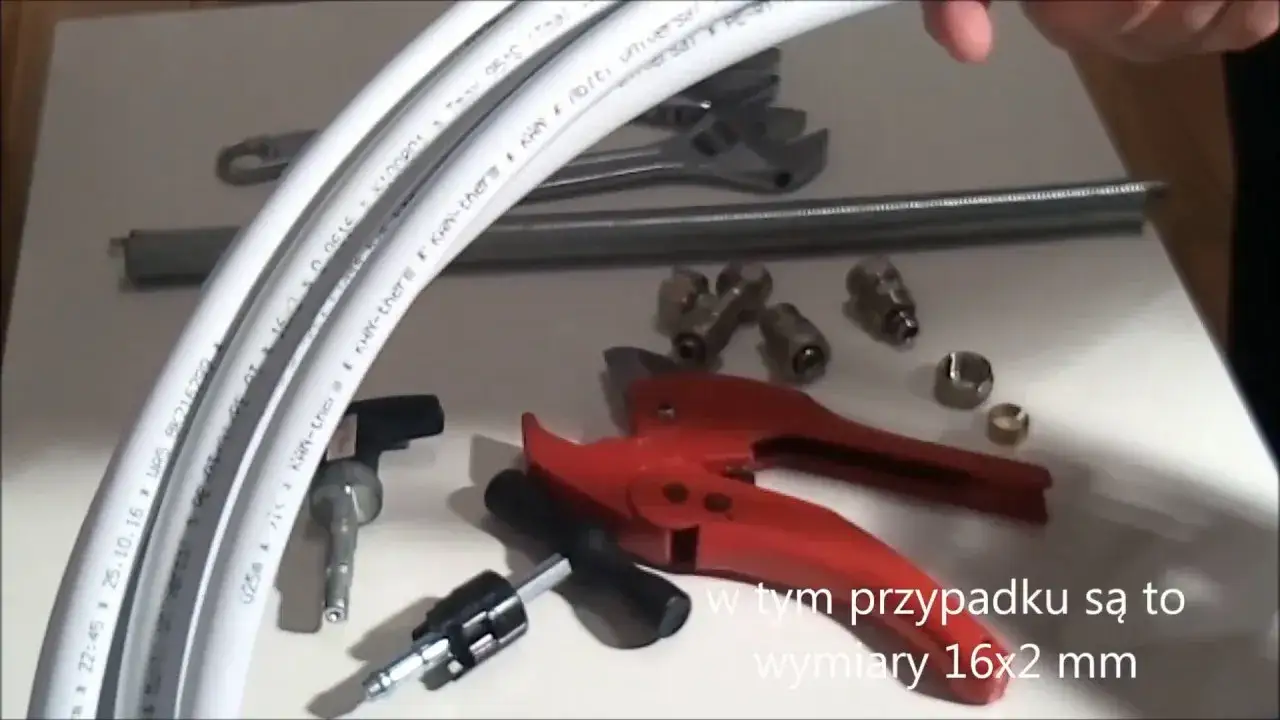 Zdjęcie Jak łączyć rury PEX bez wycieków – sprawdzone metody i porady