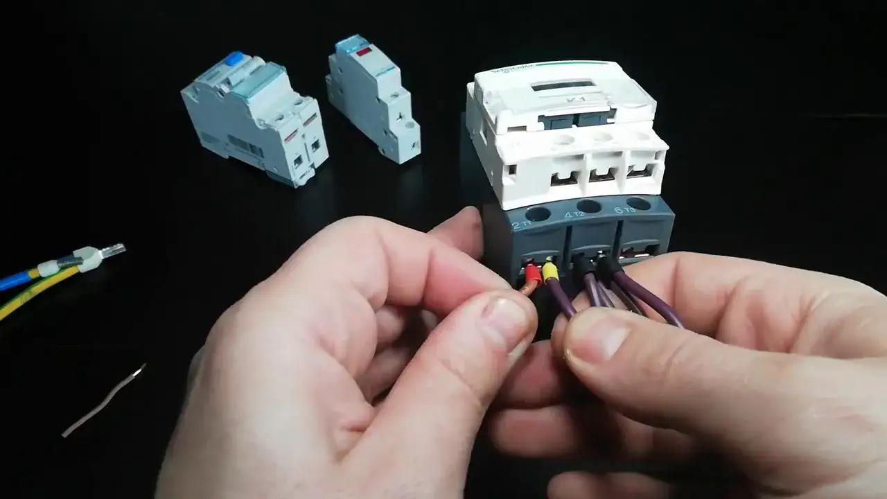 Zdjęcie Jak rozdzielić kabel elektryczny na dwa i uniknąć niebezpieczeństw