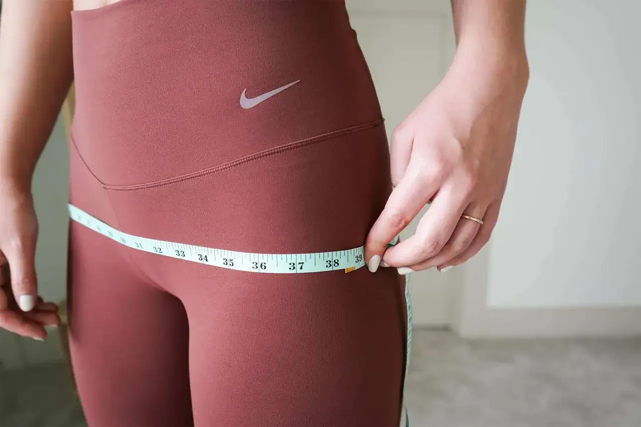 Zdjęcie &iquest;Buscas Pantalones Nike mujer? &iexcl;Encuentra tu estilo y talla ideal!