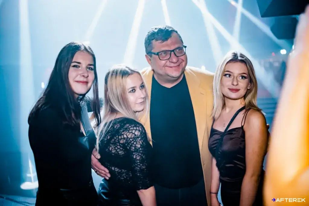 Zdjęcie Czy Cypis ma żonę? Zobacz jak prezentuje się małżeństwo popularnego rapera