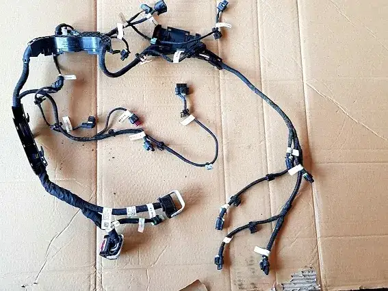 Zdjęcie Problemy z wiązką elektryczną silnika W124: jak je naprawić i uniknąć awarii