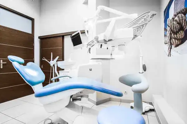 Zdjęcie Implanty Gdynia gdzie najlepiej - wybierz najlepszą klinikę i uniknij rozczarowania