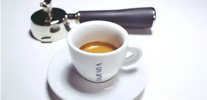 Zdjęcie Ile gram kawy na espresso? Odkryj idealną proporcję dla smaku