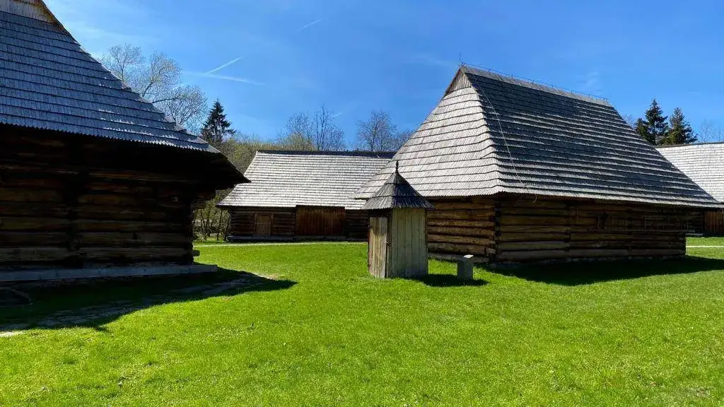 Zdjęcie Skansen Zubrzyca: Odkryj fascynującą historię i tradycję regionu