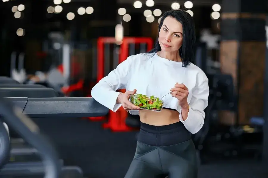 Zdjęcie Co jeść po treningu siłowym, aby szybko odzyskać siły i uniknąć spadku formy?