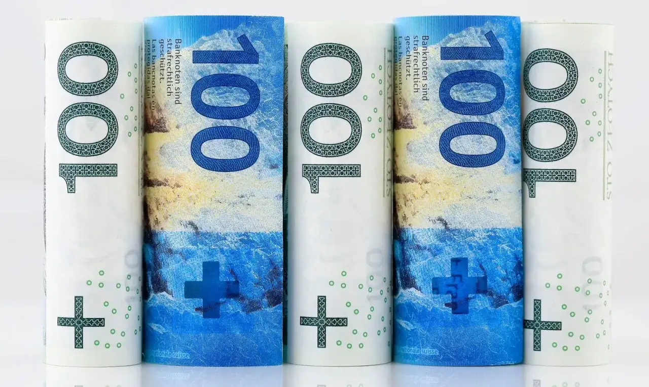 Zdjęcie Kto wprowadził kredyty we frankach i dlaczego stały się popularne?