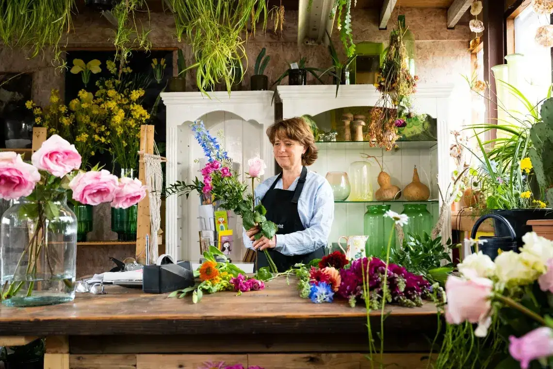 Zdjęcie Ile można zarobić na kwiaciarni? Sprawdź, co wpływa na zyski