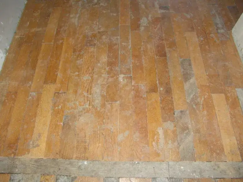 Zdjęcie Jak naprawić uszkodzony parkiet – skuteczne metody na rysy i ubytki