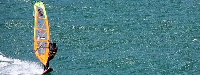 Zdjęcie Jak dobrać deskę do windsurfingu, aby uniknąć błędów i cieszyć się pływaniem