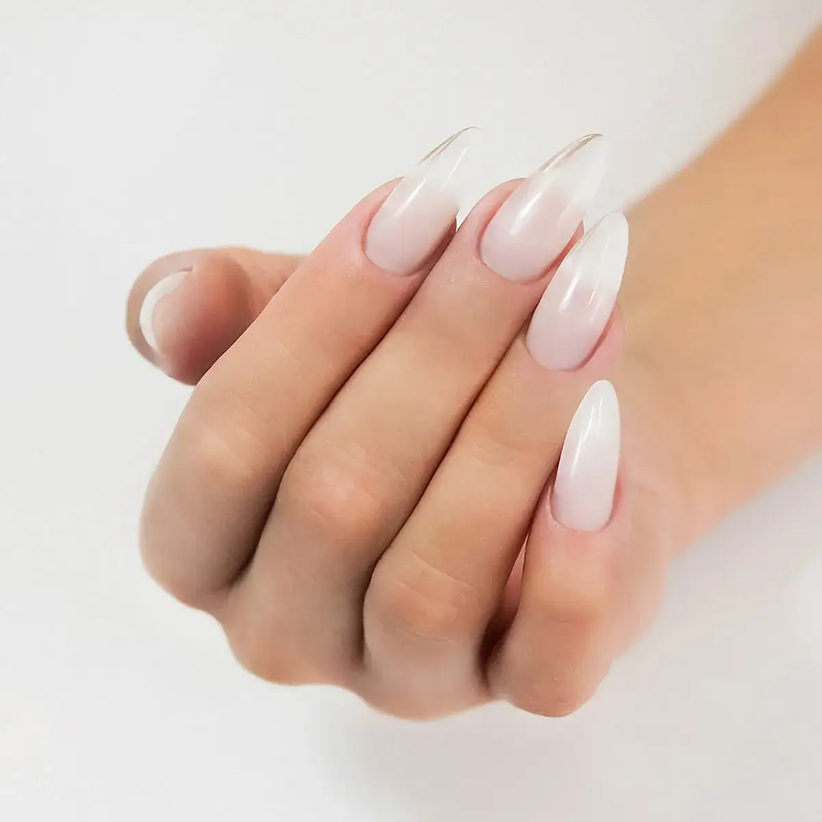 Zdjęcie Jak zrobić manicure żelowy krok po kroku bez błędów i stresu