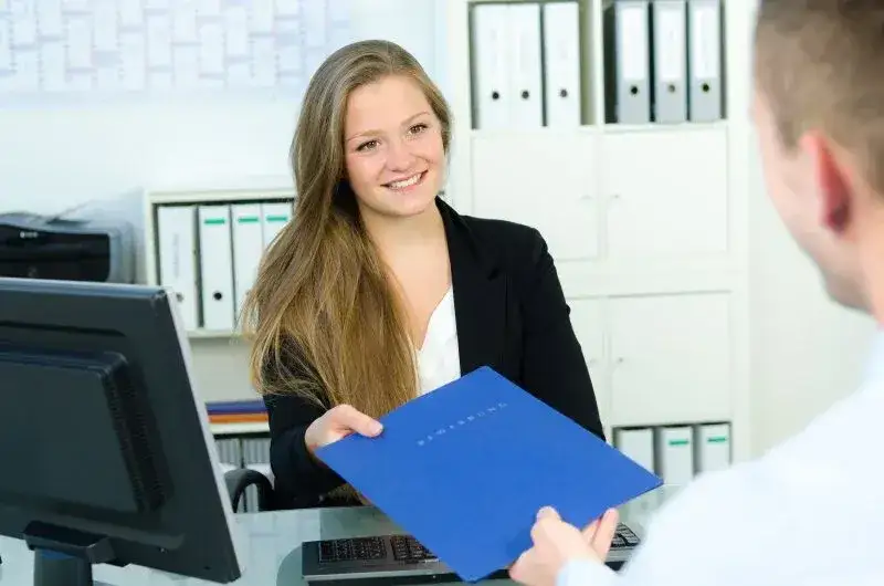 Zdjęcie Ile jest ważne zaświadczenie o zatrudnieniu? Oto istotne informacje