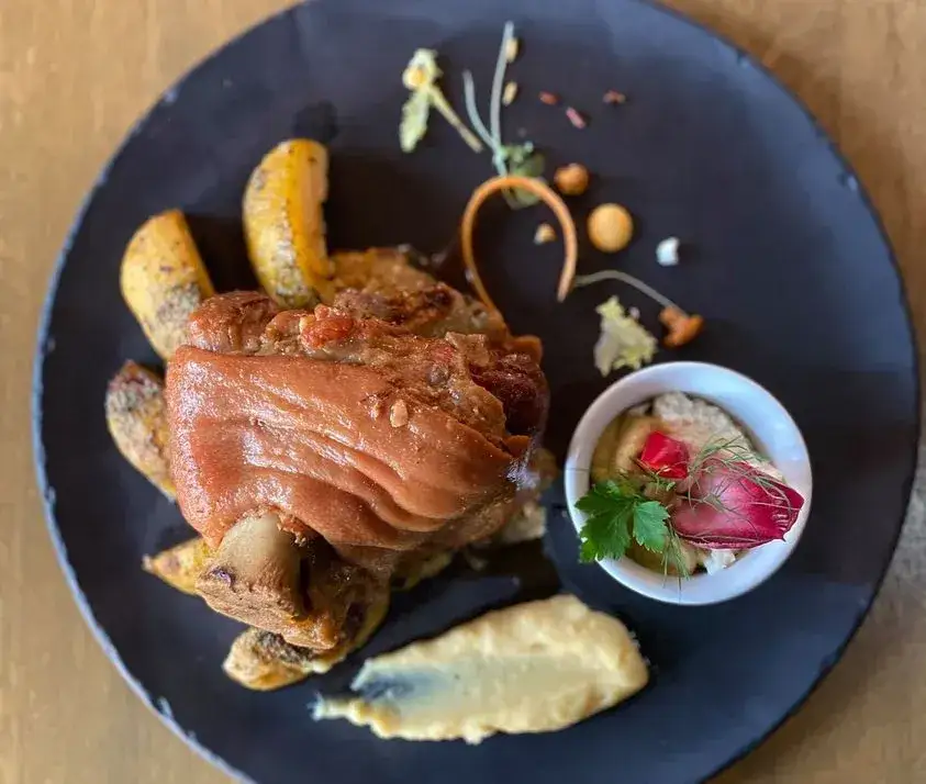 Zdjęcie Gdzie zjeść golonkę? Najlepsze restauracje w Polsce, które musisz odwiedzić