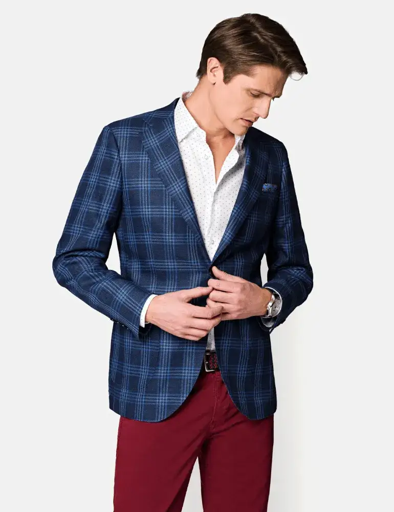 Zdjęcie Niebieskie spodnie męskie: 7 stylizacji na każdą okazję