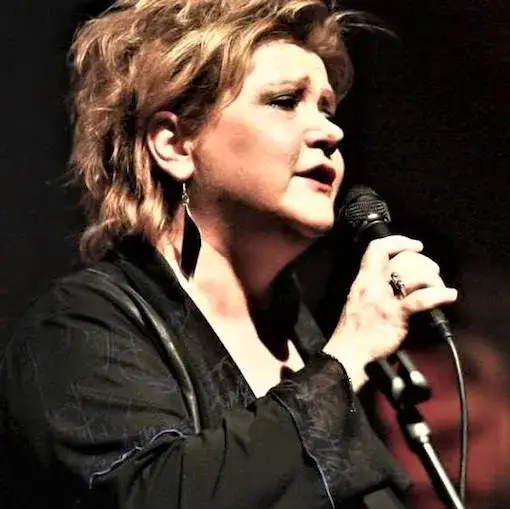 Zdjęcie Szafran: niezwykła wokalistka jazzowa, która zachwyca publiczność swoim talentem