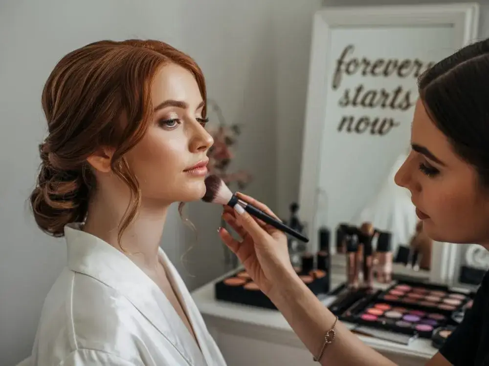 Zdjęcie Ile kosztuje makijaż u kosmetyczki? Cennik 2026 i czynniki