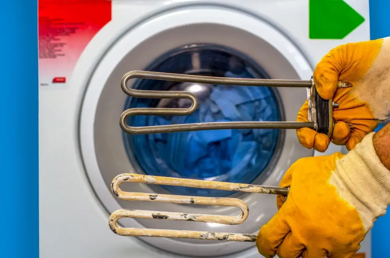 Zdjęcie Jak sprawdzić czy grzałka w bojlerze jest spalona i uniknąć kosztów naprawy