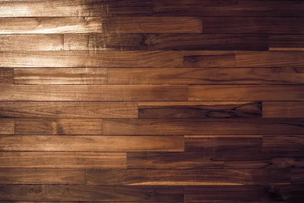 Zdjęcie Panele czy deski podłogowe - co wybrać, aby uniknąć kosztów i problemów?