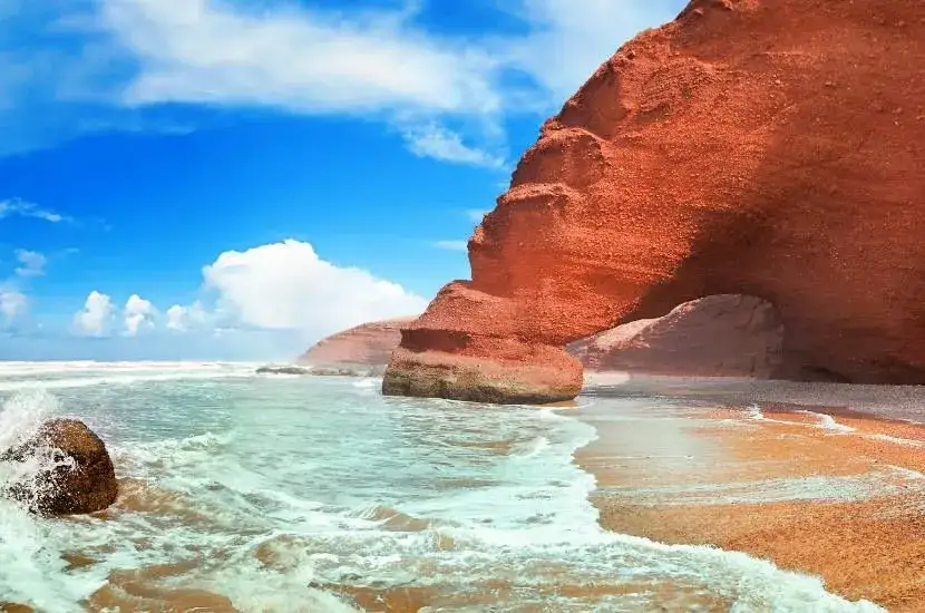 Zdjęcie Ile trwa lot z Warszawy do Maroka? Sprawdź czas przelotu i więcej