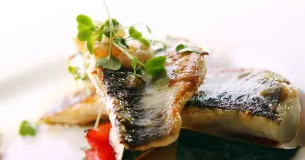 Zdjęcie Jakie sałatki do pstrąga? Odkryj najlepsze przepisy na dania!