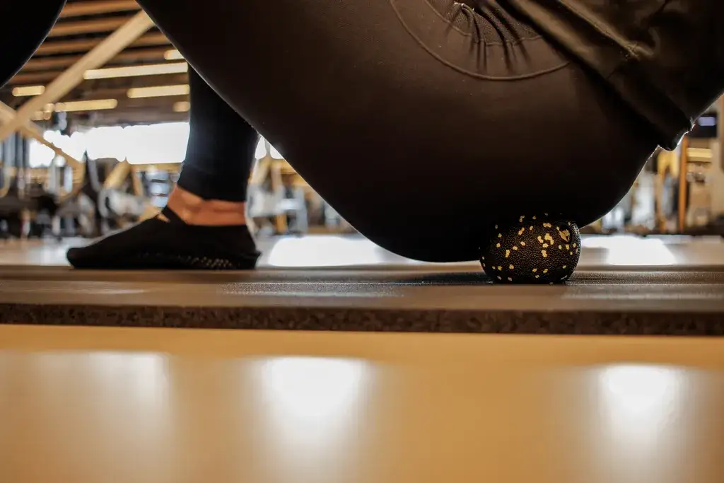 Zdjęcie Czy rolowanie pomaga na cellulit? Odkryj prawdę o skuteczności