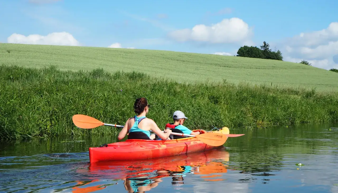 Zdjęcie Spływ kajakowy Ostróda - najlepsze trasy i porady na niezapomnianą przygodę