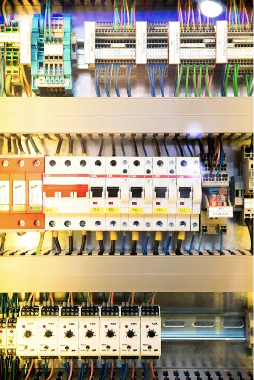 Zdjęcie Jak działają bezpieczniki i jak mogą uratować twoją instalację elektryczną