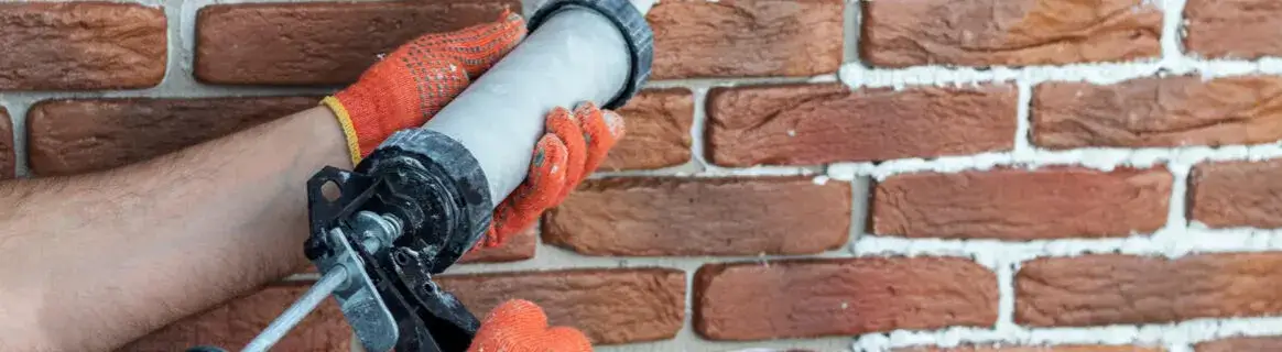 Zdjęcie Jaką zaprawę wybrać do fugowania płytek klinkierowych? Kluczowe informacje.