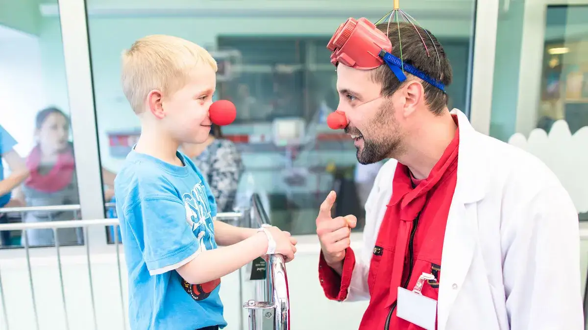 Zdjęcie Czerwone Noski: Opinie o klownach medycznych w szpitalach