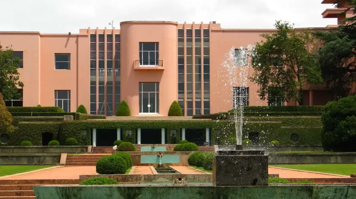 Zdjęcie Muzeum sztuki współczesnej Serralves w Porto – historia, wystawy i więcej