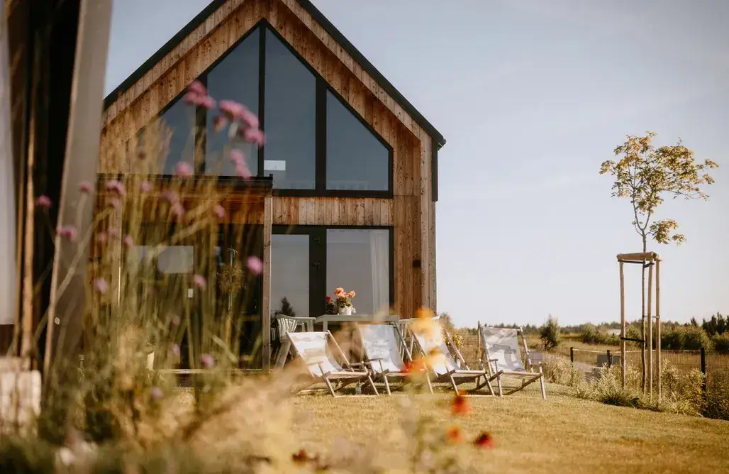 Zdjęcie Noclegi nad jeziorem Pomorskie – idealne miejsca na relaks i wypoczynek